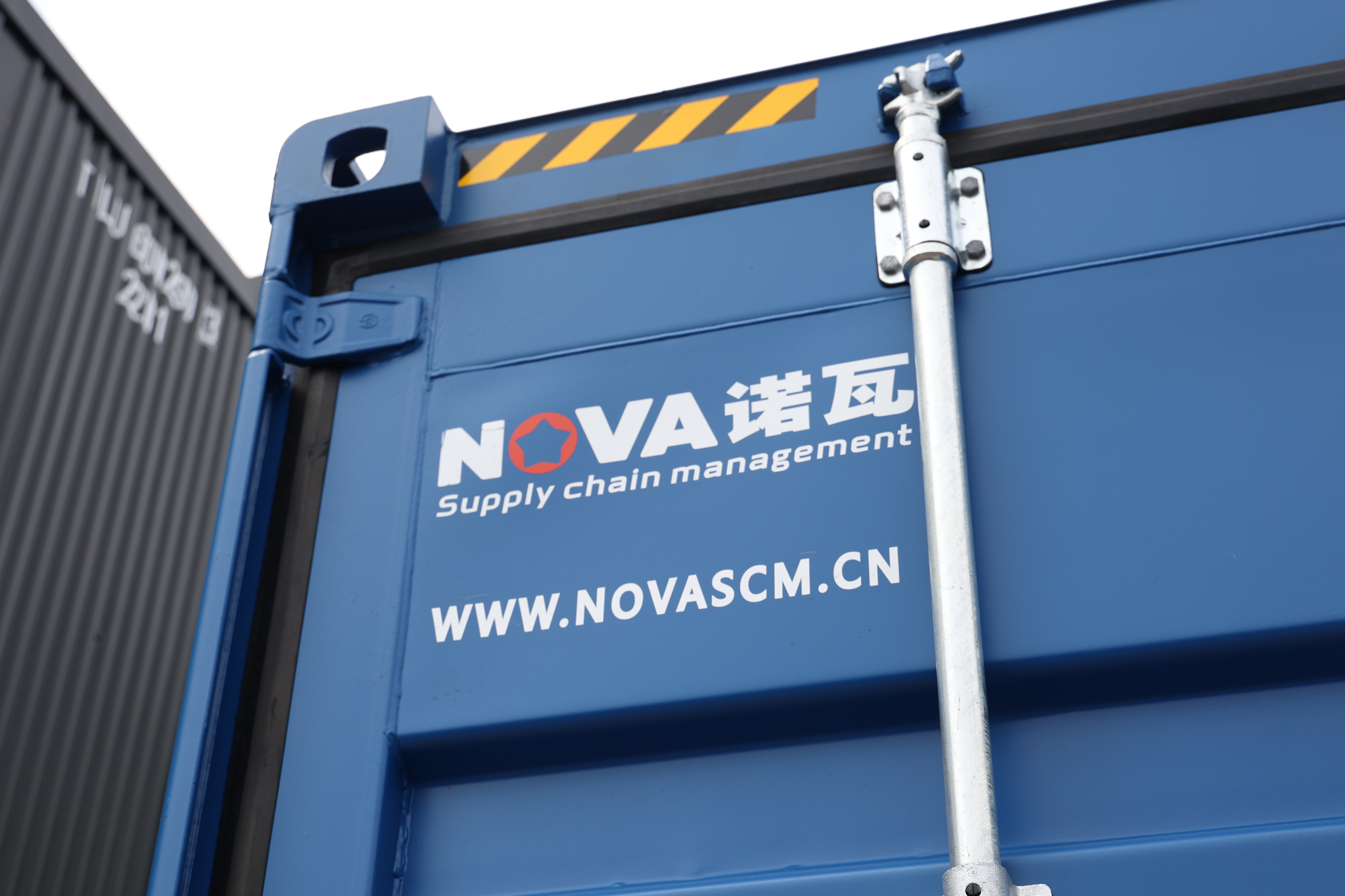 Why choose a container rental service?